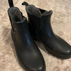 Chelsea style winter boots, warm AND cute🤗